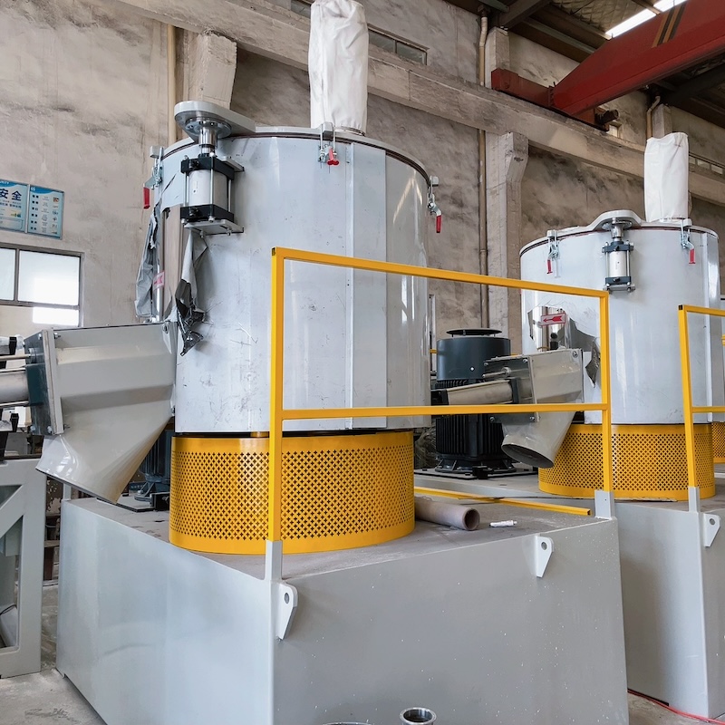 How does the mixer achieve high-speed constant temperature mixing?